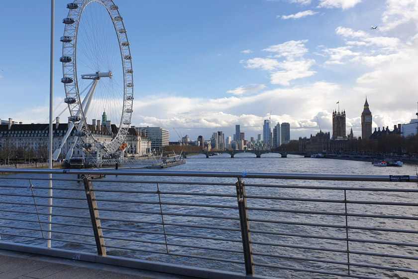 Image of the Golden Jubilee footbridge in London